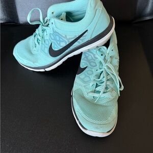 Nike Women's Teal Athletic Shoes